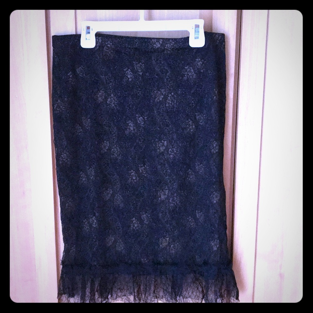 Black laced skirt, S